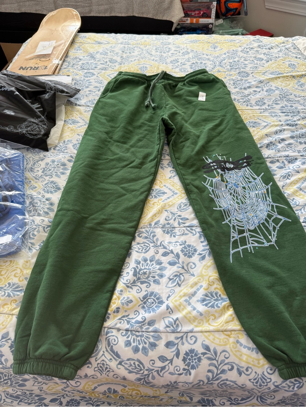 Green Spider Web Graphic Joggers - Men's Sweatpants